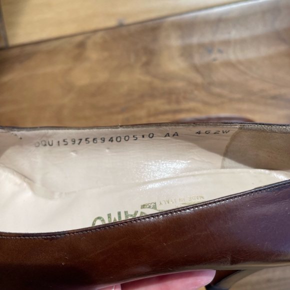 Vintage Ferragamo brown leather heels - Picture 4 of 6
